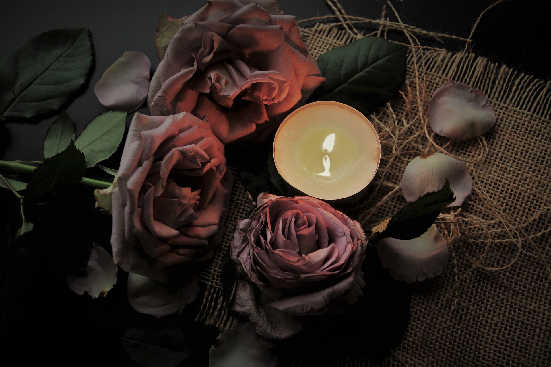 candle-4587034_1920